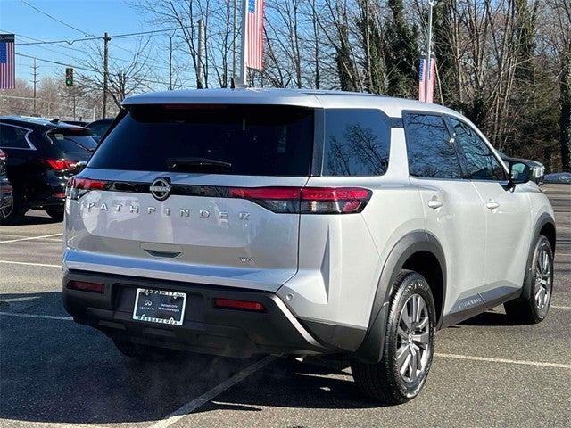 2025 Nissan Pathfinder S