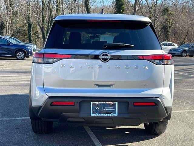 2025 Nissan Pathfinder S