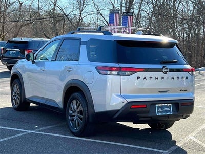 2023 Nissan Pathfinder SV