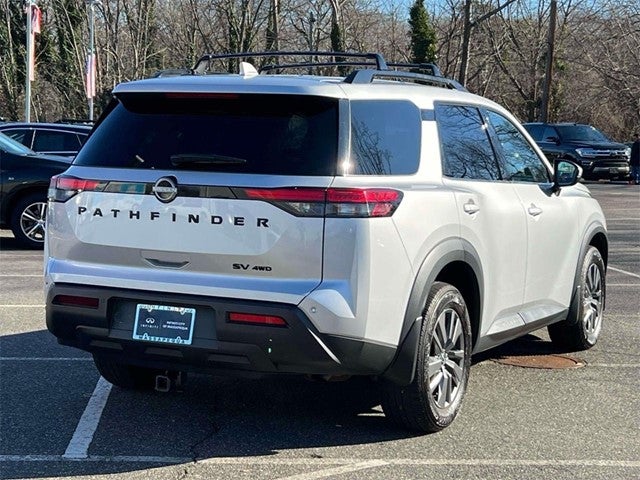 2023 Nissan Pathfinder SV
