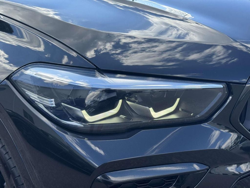 2022 BMW X6 M50i