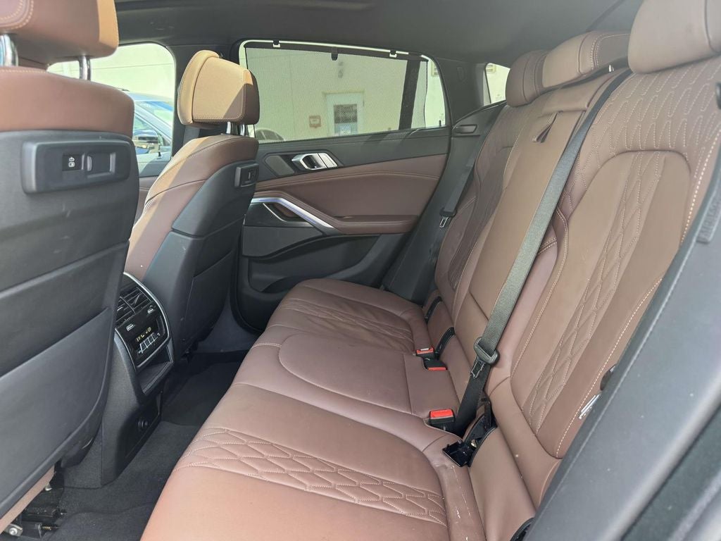 2022 BMW X6 M50i