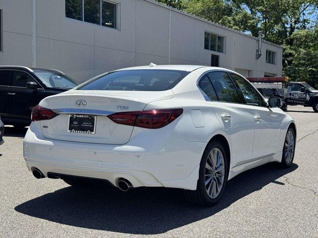 2022 INFINITI Q50 LUXE AWD