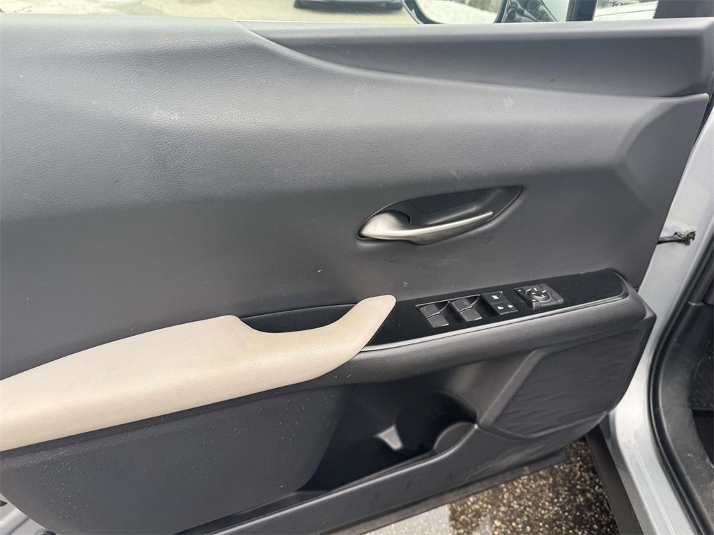 2023 Lexus UX 250h F SPORT Design