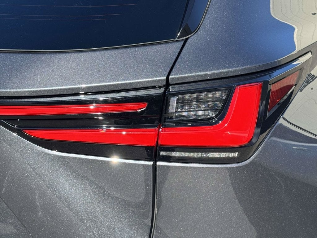 2025 Lexus NX 450h+ Luxury