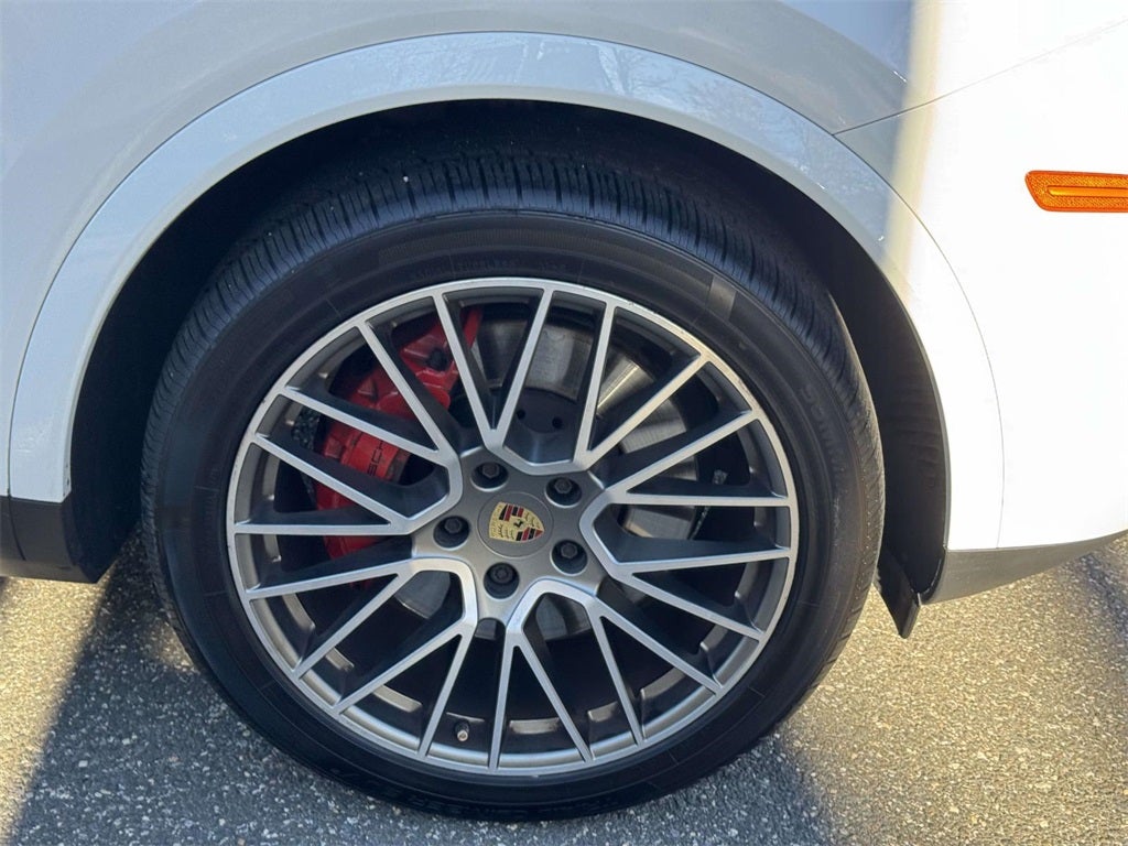 2023 Porsche Cayenne Platinum Edition