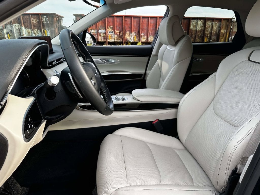 2024 Genesis GV70 2.5T