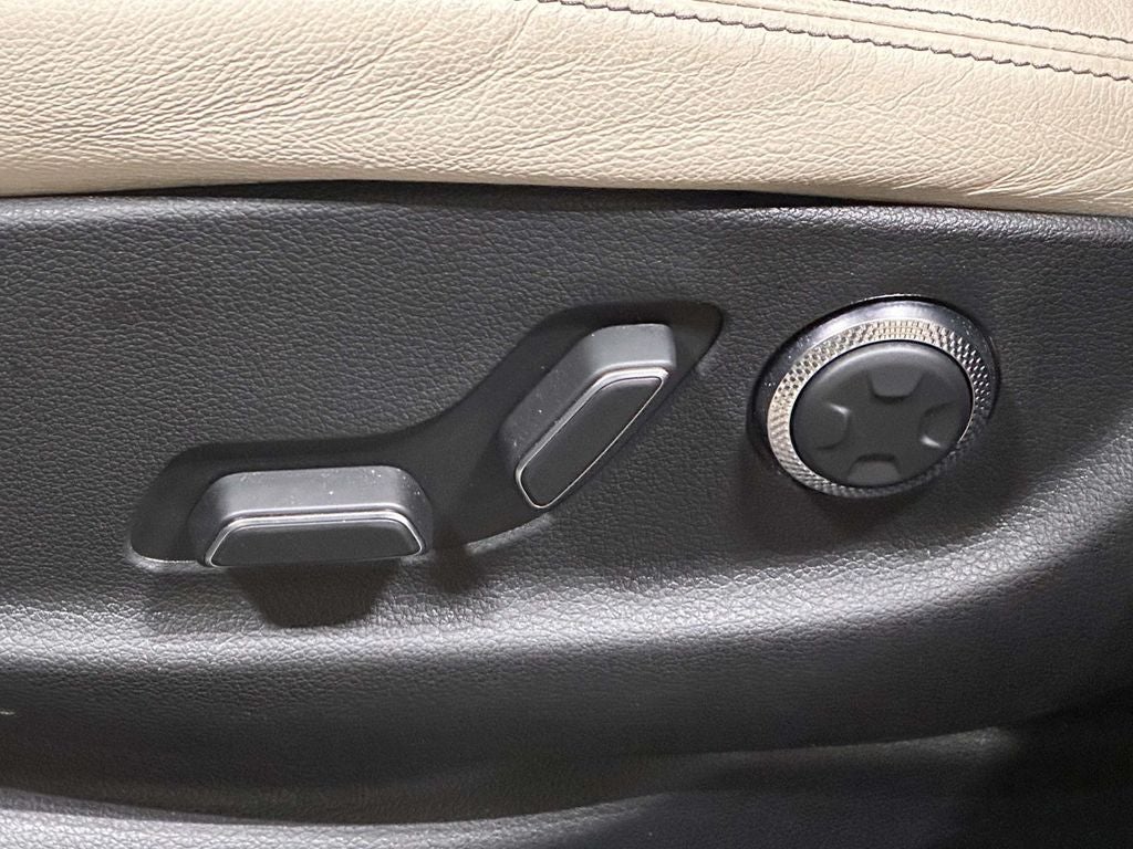 2023 Genesis GV70 2.5T Select