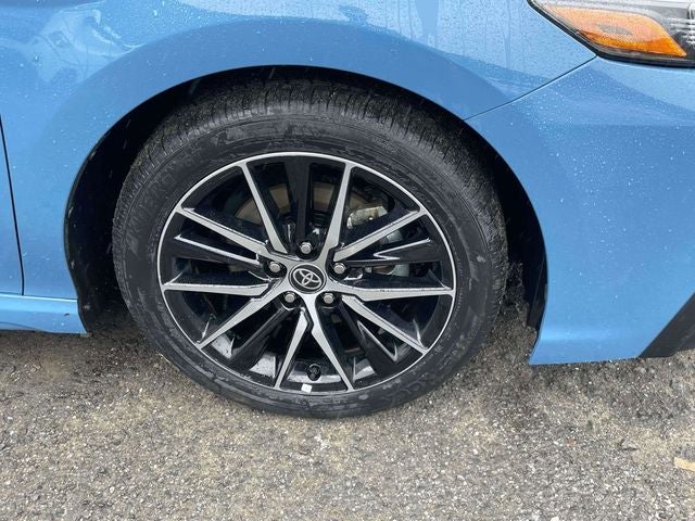 2024 Toyota Camry Hybrid SE