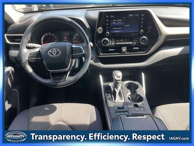 2022 Toyota Highlander LE