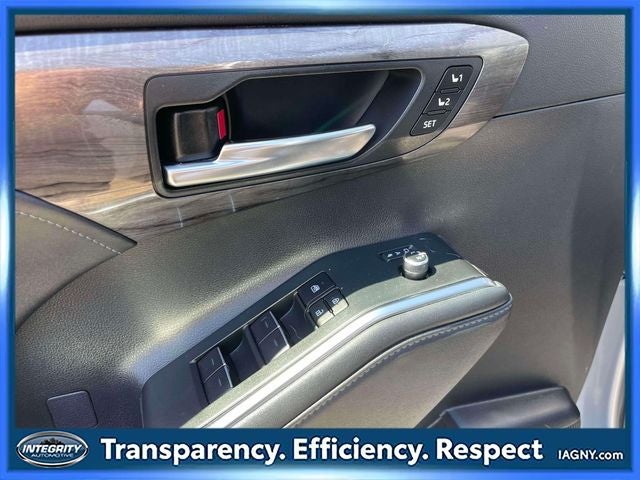 2024 Toyota Highlander Hybrid Platinum