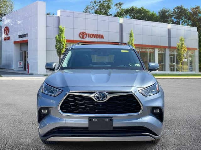 2024 Toyota Highlander Hybrid Platinum