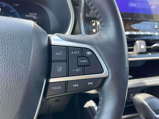 2024 Toyota Highlander Hybrid Platinum