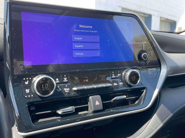 2024 Toyota Highlander Hybrid Platinum