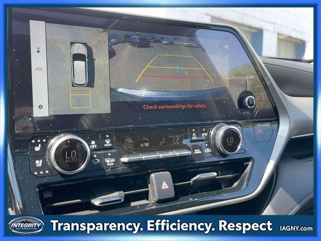 2024 Toyota Highlander Hybrid Platinum
