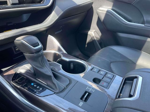 2024 Toyota Highlander Hybrid Platinum