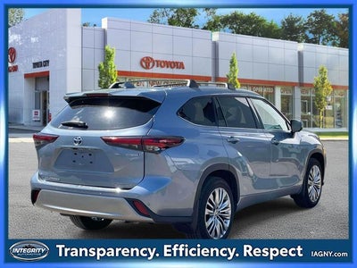2024 Toyota Highlander Hybrid Platinum