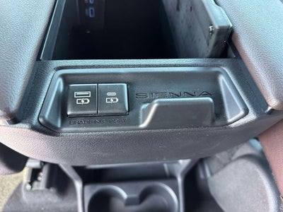 2023 Toyota Sienna Platinum 7 Passenger