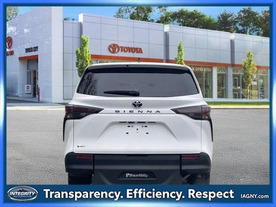 2026 Toyota Sienna Mobility LE 8 Passenger