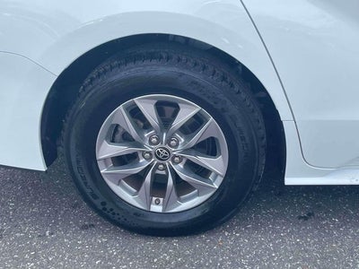 2022 Toyota Sienna LE 8 Passenger