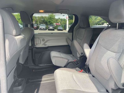 2022 Toyota Sienna LE 8 Passenger