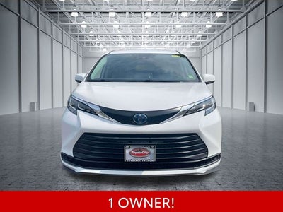 2022 Toyota Sienna LE 8 Passenger