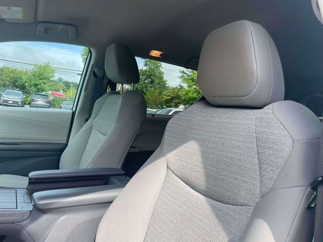 2022 Toyota Sienna LE 8 Passenger