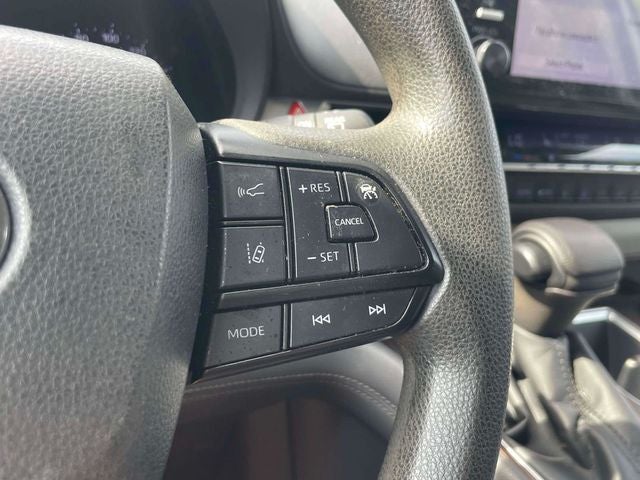 2022 Toyota Sienna LE 8 Passenger