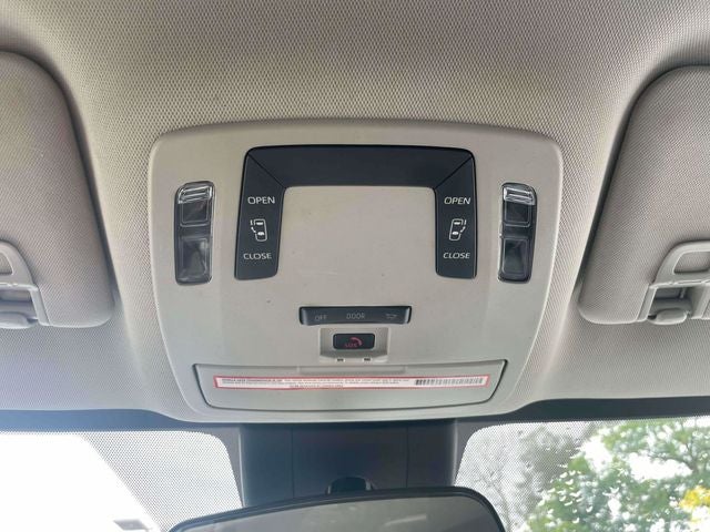 2022 Toyota Sienna LE 8 Passenger