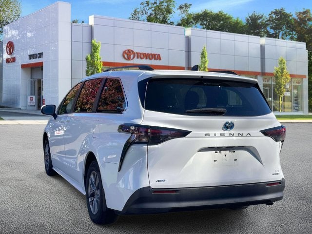 2024 Toyota Sienna LE 8 Passenger