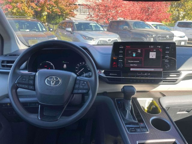 2024 Toyota Sienna LE 8 Passenger