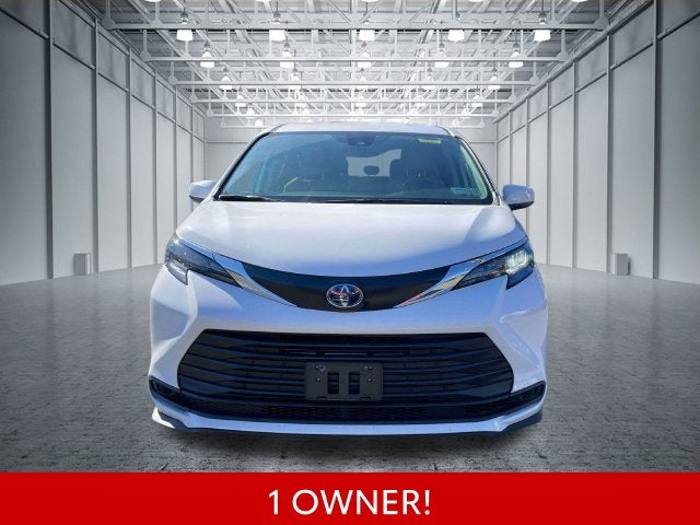 2024 Toyota Sienna LE 8 Passenger