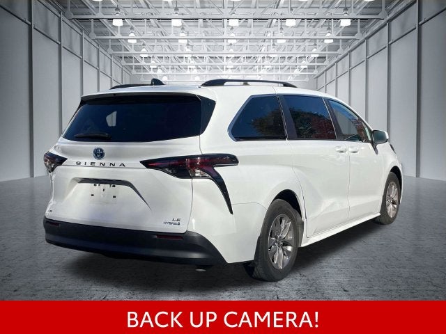 2024 Toyota Sienna LE 8 Passenger