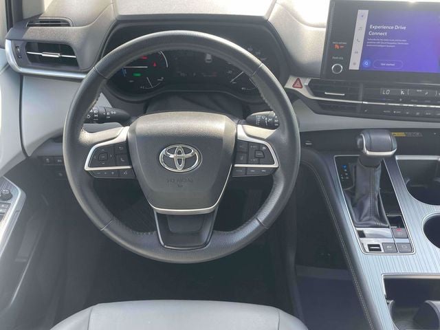 2025 Toyota Sienna XLE 8 Passenger