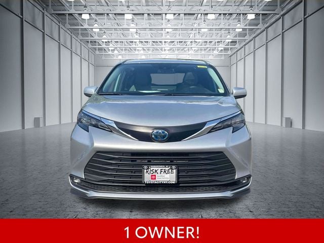 2025 Toyota Sienna XLE 8 Passenger