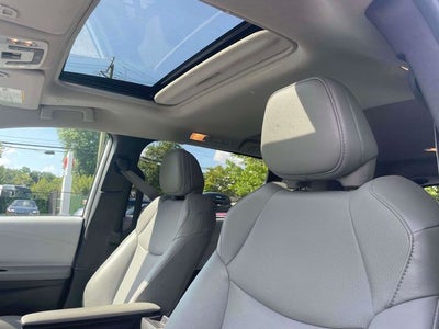 2025 Toyota Sienna XLE 8 Passenger