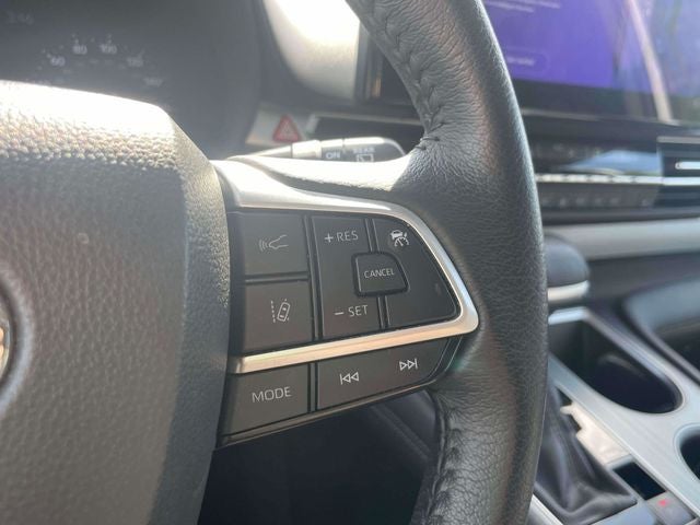 2025 Toyota Sienna XLE 8 Passenger