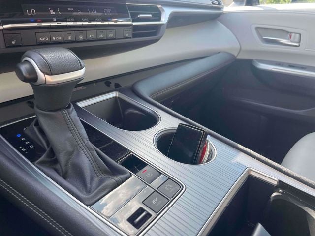 2025 Toyota Sienna XLE 8 Passenger
