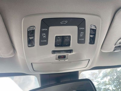 2025 Toyota Sienna XLE 8 Passenger