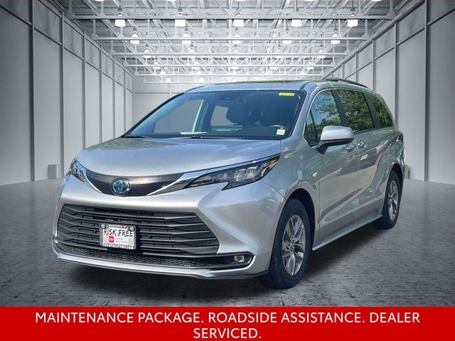 2025 Toyota Sienna XLE 8 Passenger