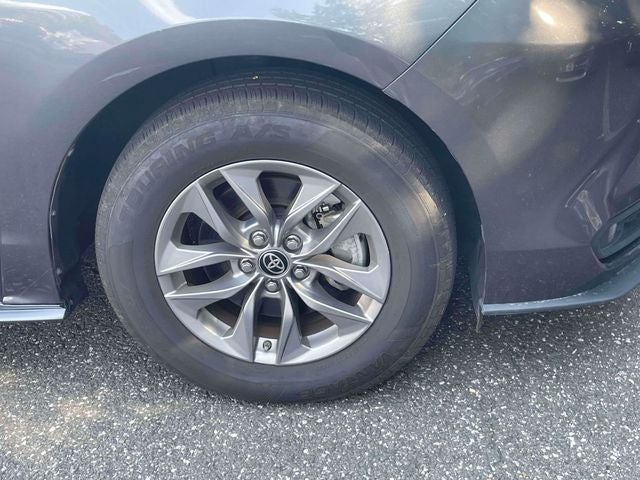 2025 Toyota Sienna XLE 8 Passenger