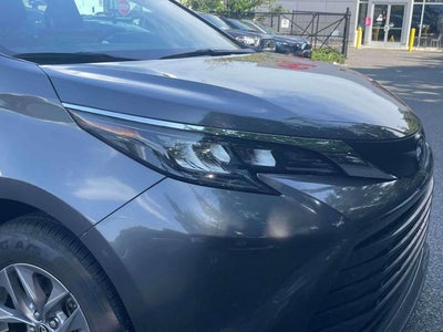 2025 Toyota Sienna XLE 8 Passenger