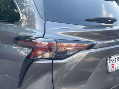 2025 Toyota Sienna XLE 8 Passenger