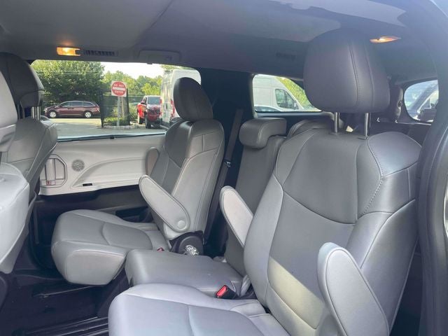 2025 Toyota Sienna XLE 8 Passenger