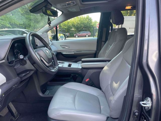 2025 Toyota Sienna XLE 8 Passenger