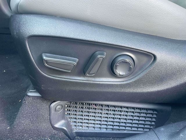 2025 Toyota Sienna XLE 8 Passenger
