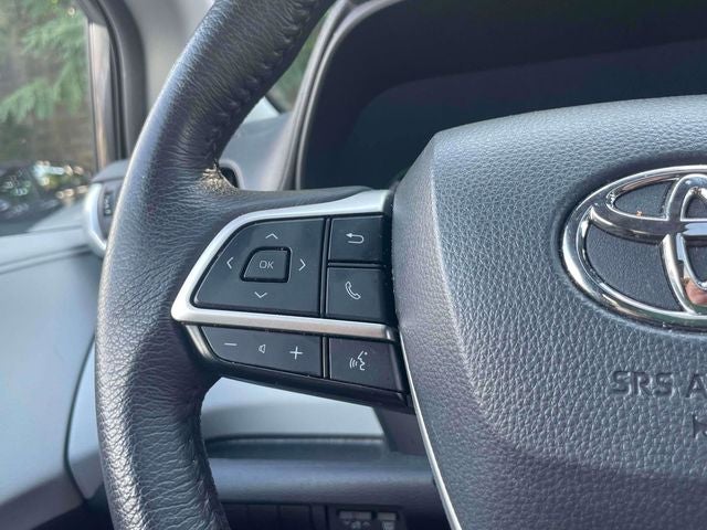2025 Toyota Sienna XLE 8 Passenger