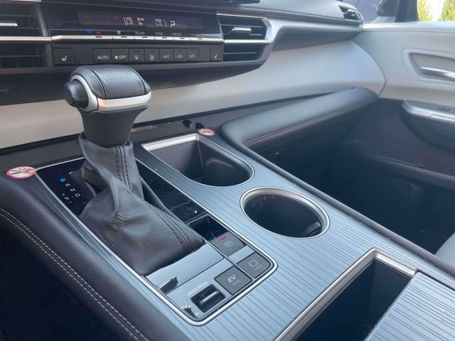 2025 Toyota Sienna XLE 8 Passenger