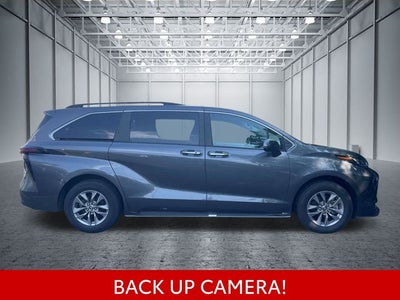 2025 Toyota Sienna XLE 8 Passenger