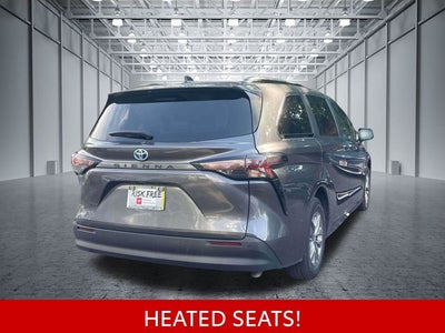 2025 Toyota Sienna XLE 8 Passenger